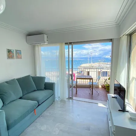 06At2 - T2 Salis 公寓