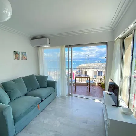 06at2 - Cosy Seaside T2 Ideally Located *